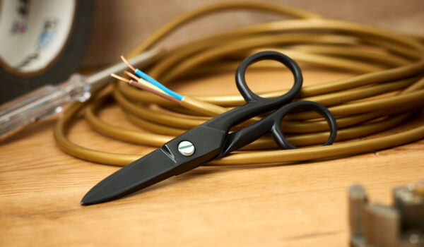 WILKINSON BLACK ELECTRICIAN'S SNIPS